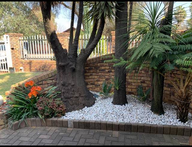 4 BEDROOM HOUSE FOR SALE IN VANDERBIJLPARK SE 3